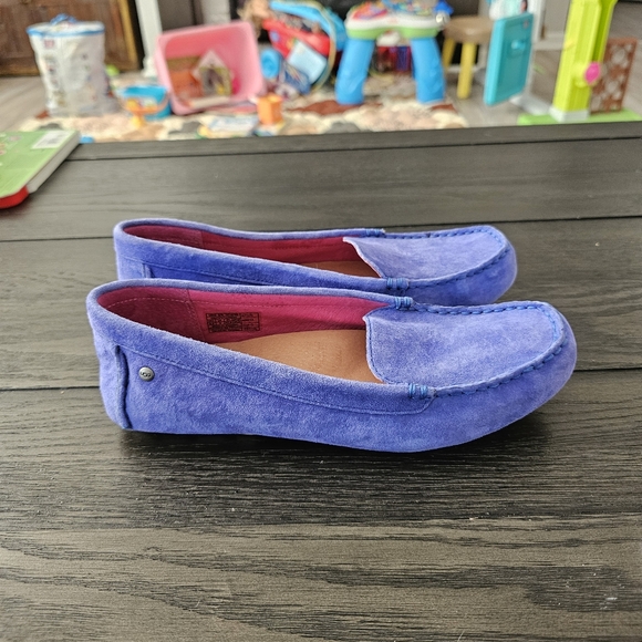 UGG Milana Loafer - Picture 3 of 6